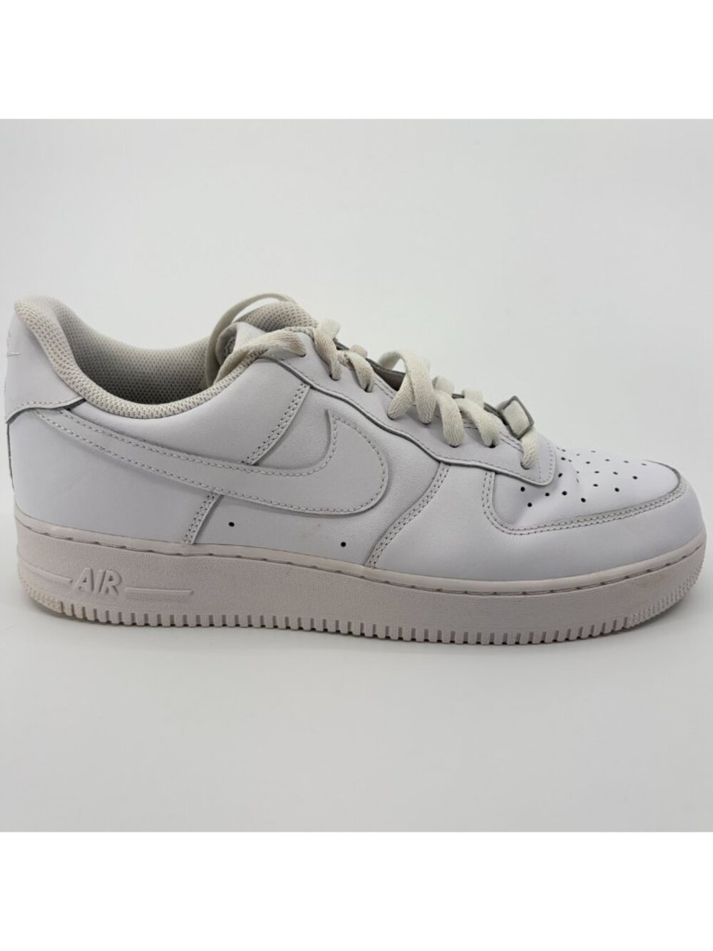 Nike Air Force 1 '07 Low Mens Size 12 White Athletic Lifestyle Shoes Sneakers